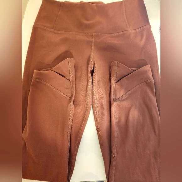 Harmony & Balance Sports Bra and Matching Legging - Picture 3 of 5